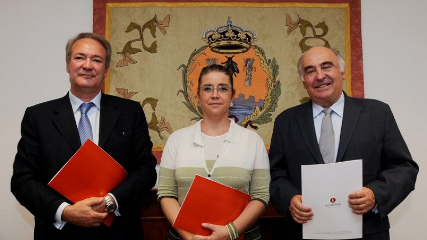 Firma del Acuerdo de Patrocinio del Premio Fernando Becker Gómez de los Economistas